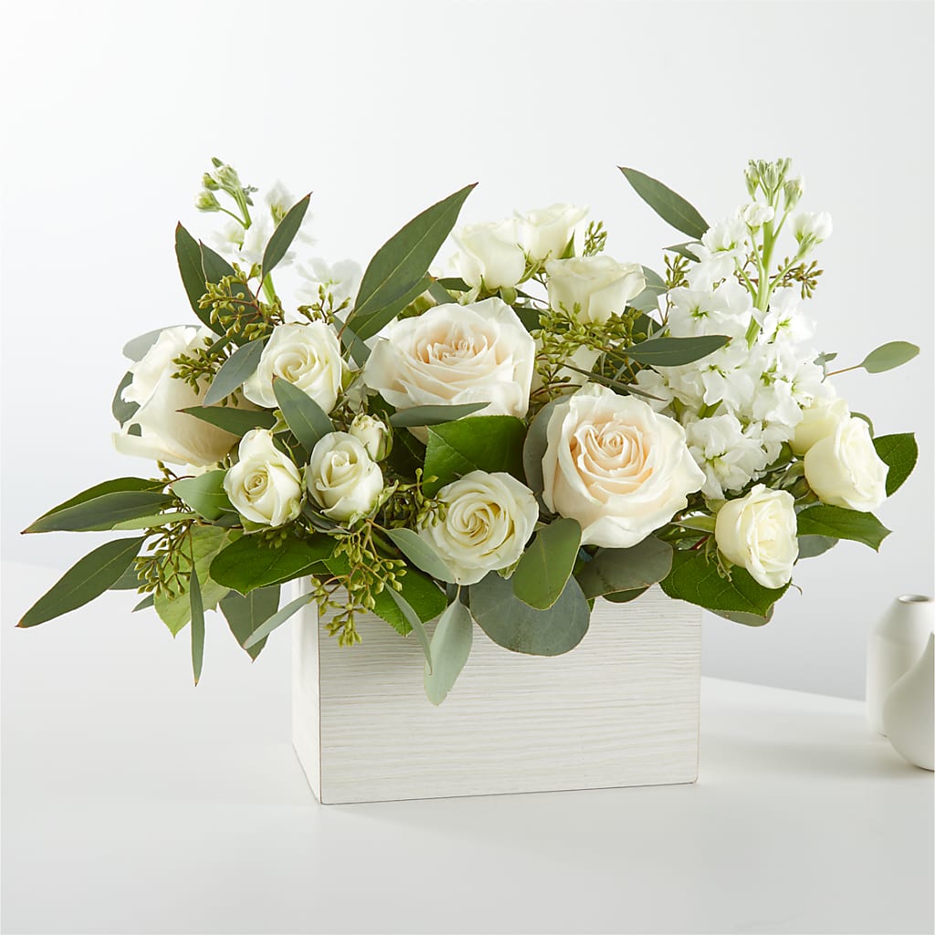 Fresh Linen Box Bouquet – Reedley Flower Shop, Reedley CA