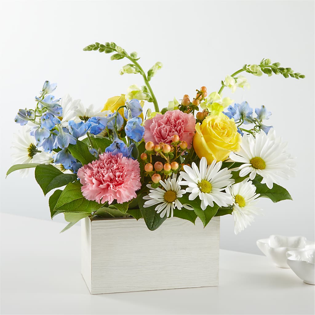 Sun Salutation Box Bouquet – Reedley Flower Shop, Reedley CA
