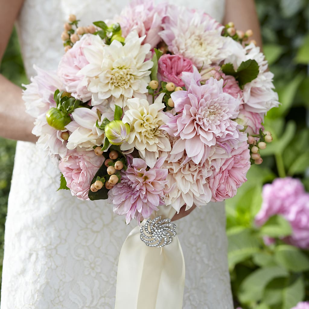 Heart's Promise Bouquet – Reedley Flower Shop, Reedley CA