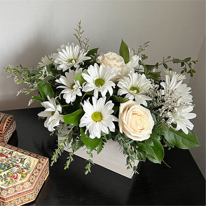 Fresh Linen Box Bouquet –  Reedley Flower Shop, Reedley CA