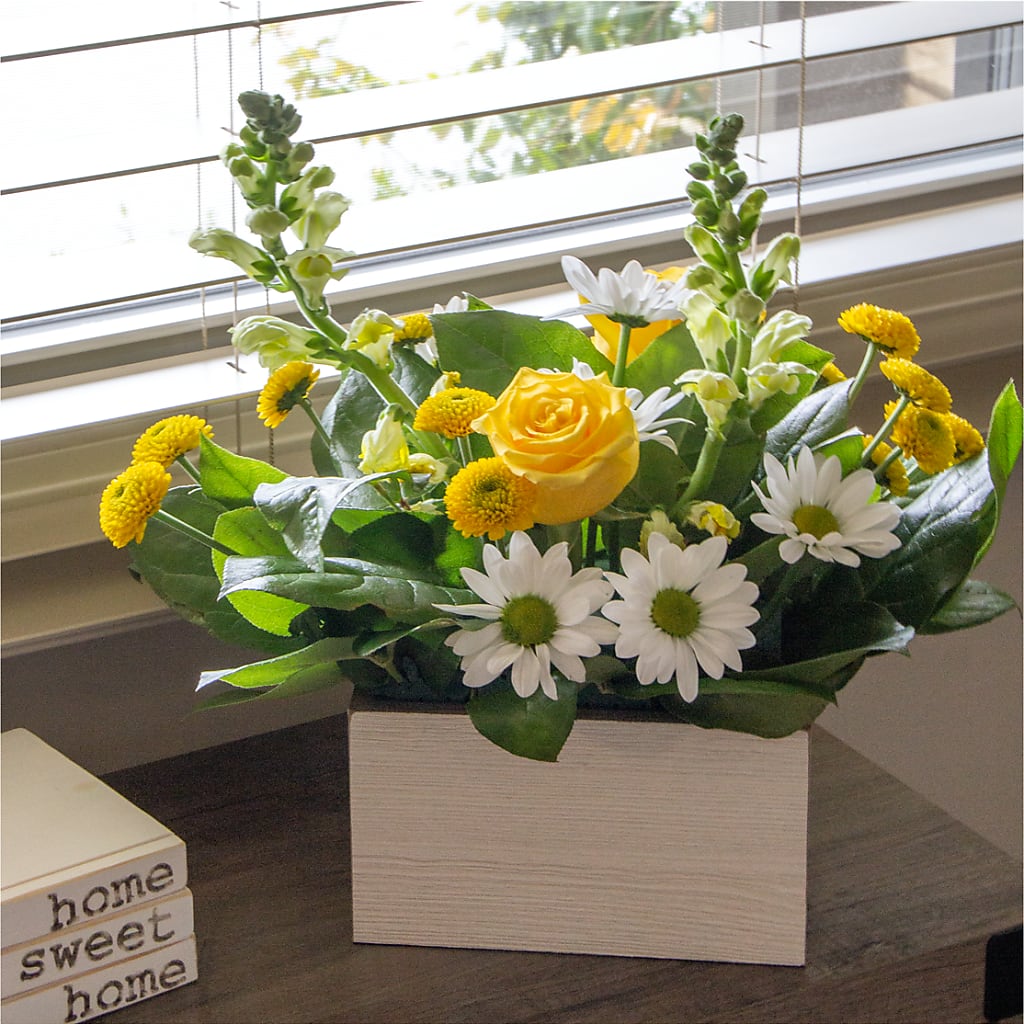 Sun Salutation Box Bouquet –  Reedley Flower Shop, Reedley CA
