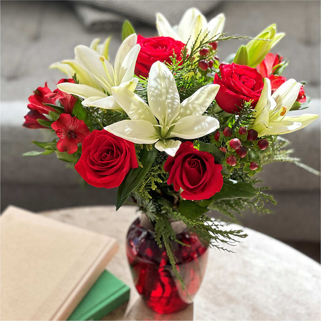 Evergreen Delight Bouquet –  Reedley Flower Shop, Reedley CA