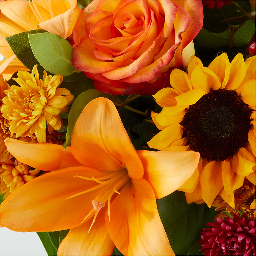 Grateful Centerpiece –  Reedley Flower Shop, Reedley CA