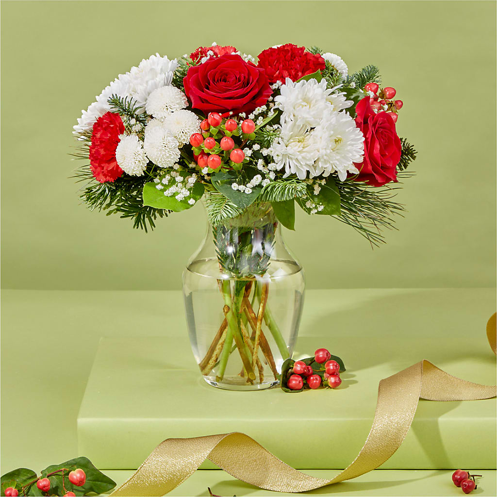 Chance of Flurries Bouquet –  Reedley Flower Shop, Reedley CA