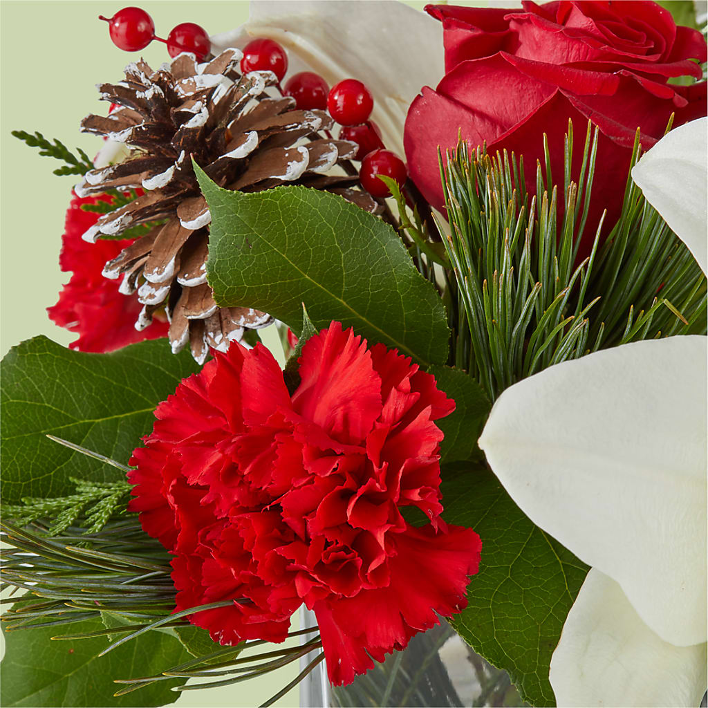 Glistening Icicles Bouquet –  Reedley Flower Shop, Reedley CA