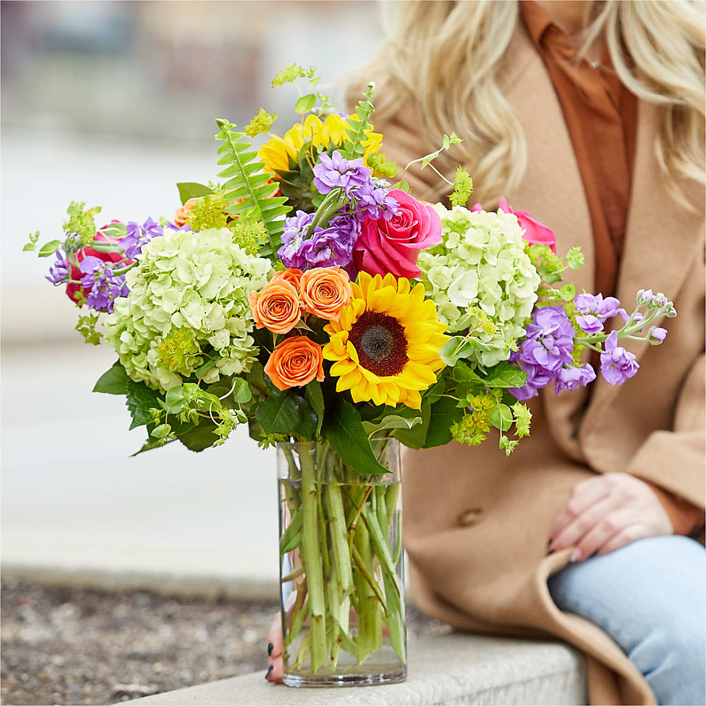 Vibrant Greetings Bouquet –  Reedley Flower Shop, Reedley CA