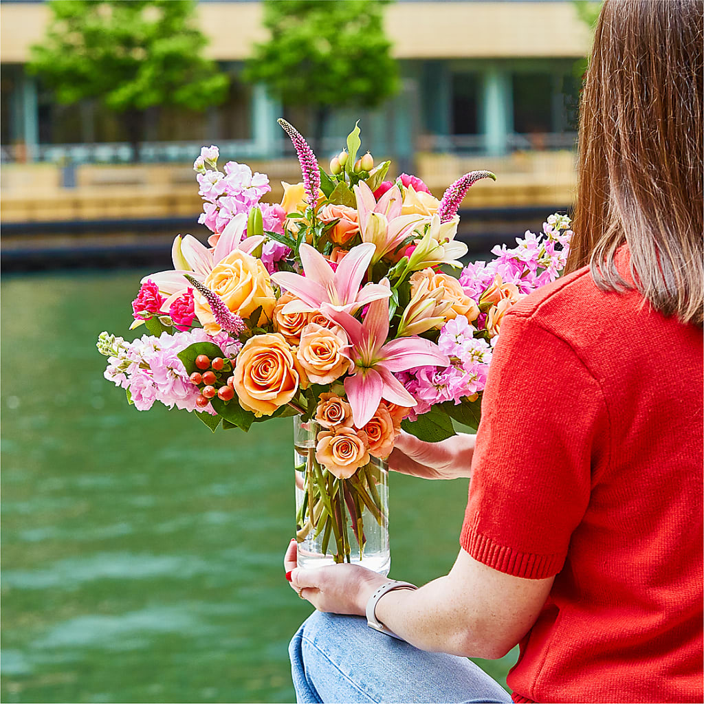 Bisous Bouquet –  Reedley Flower Shop, Reedley CA