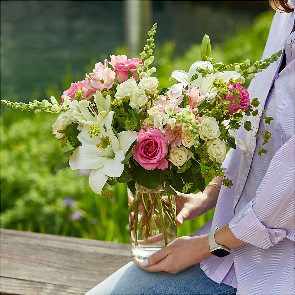 Fondly Bouquet –  Reedley Flower Shop, Reedley CA